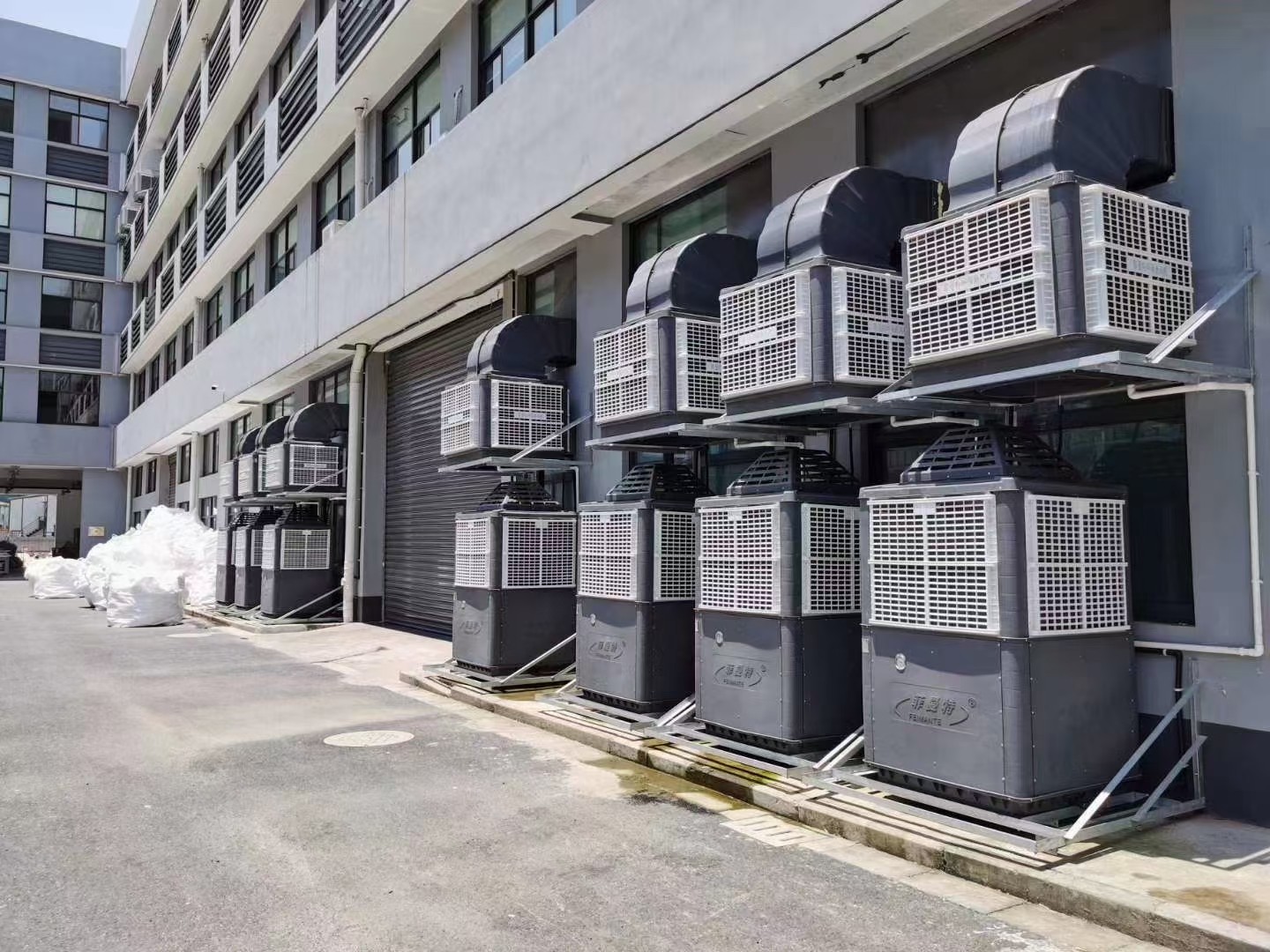 工業(yè)節(jié)能省電空調(diào).jpg